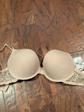 Smooth Nude Push-Up Bra with Lace Trim